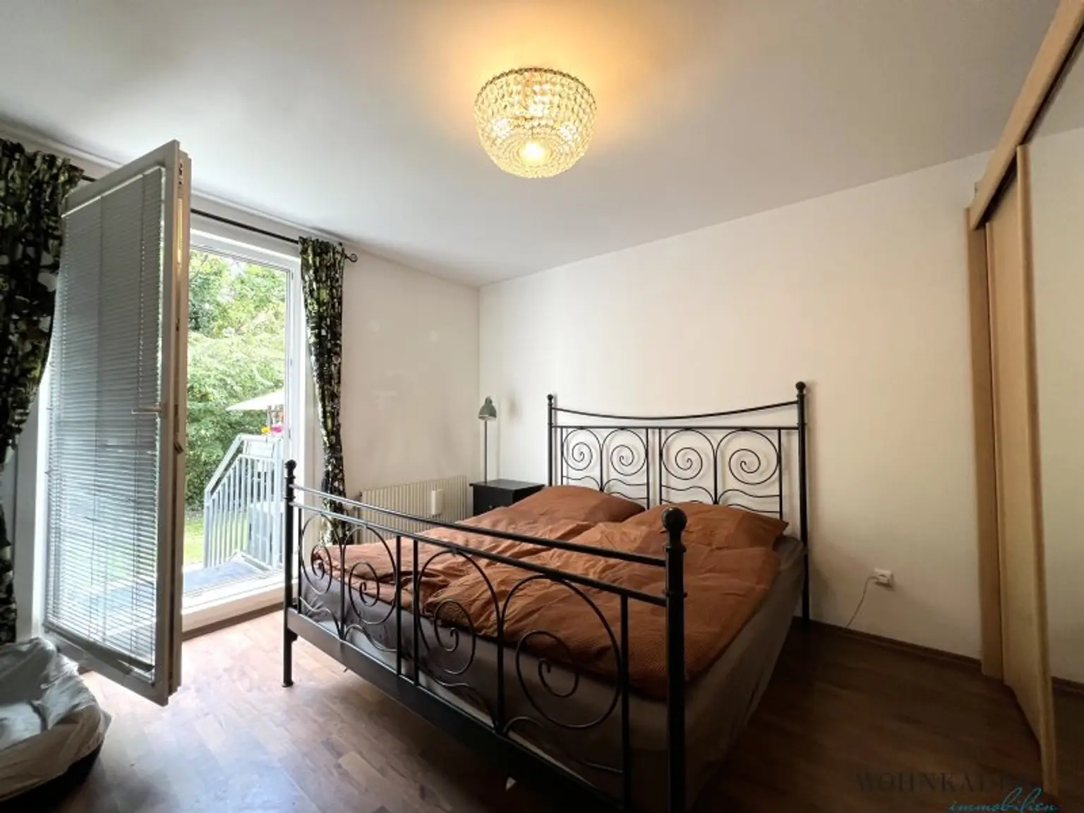 Großzügige 2-Zimmer-Gartenwohnung – ein Ruhepol mit 80 m² Außenfläche