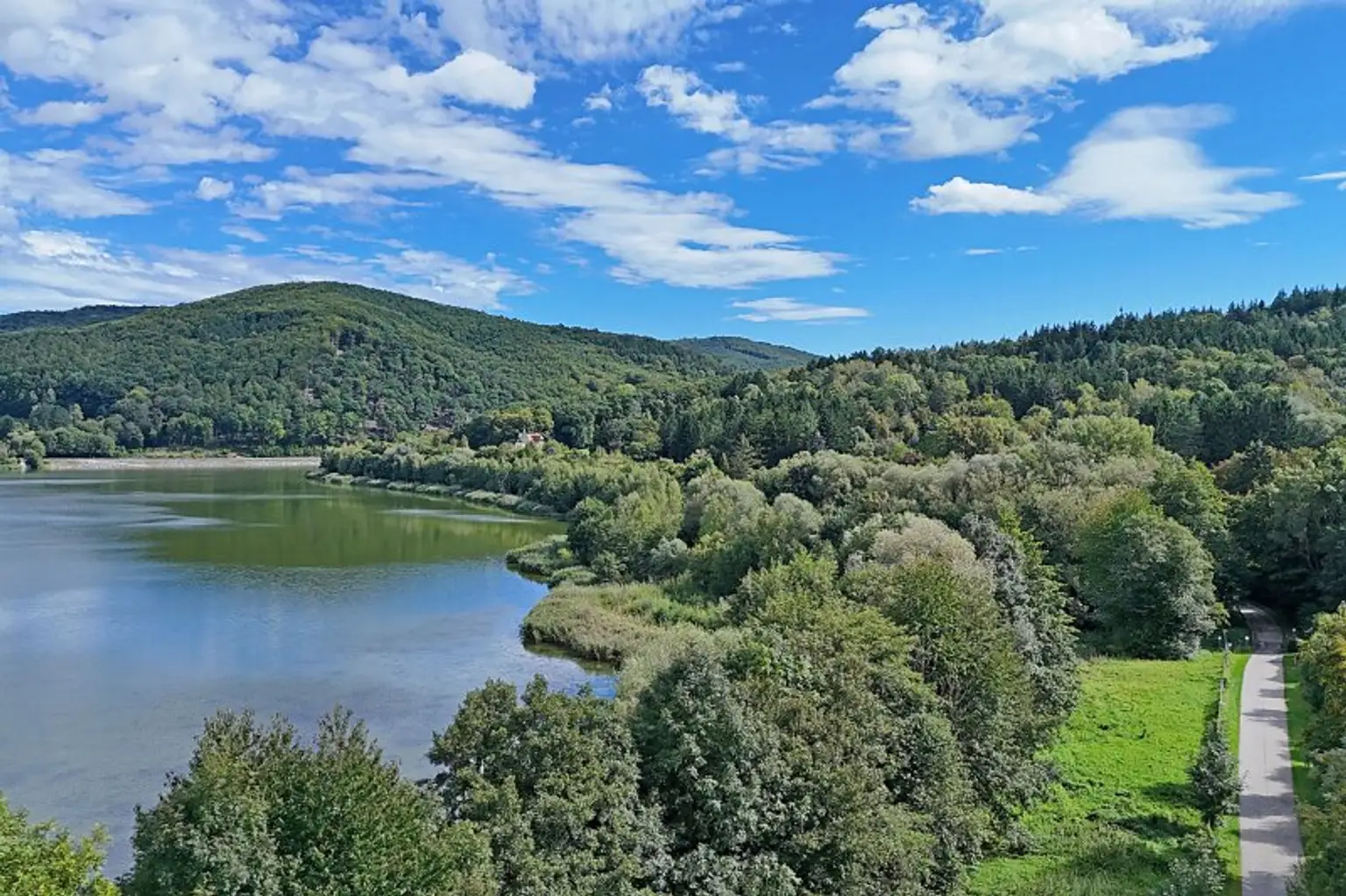 Investition in Toplage am Bartberg: 13 Parzellen am Wienerwaldsee - Aufschließung bezahlt!