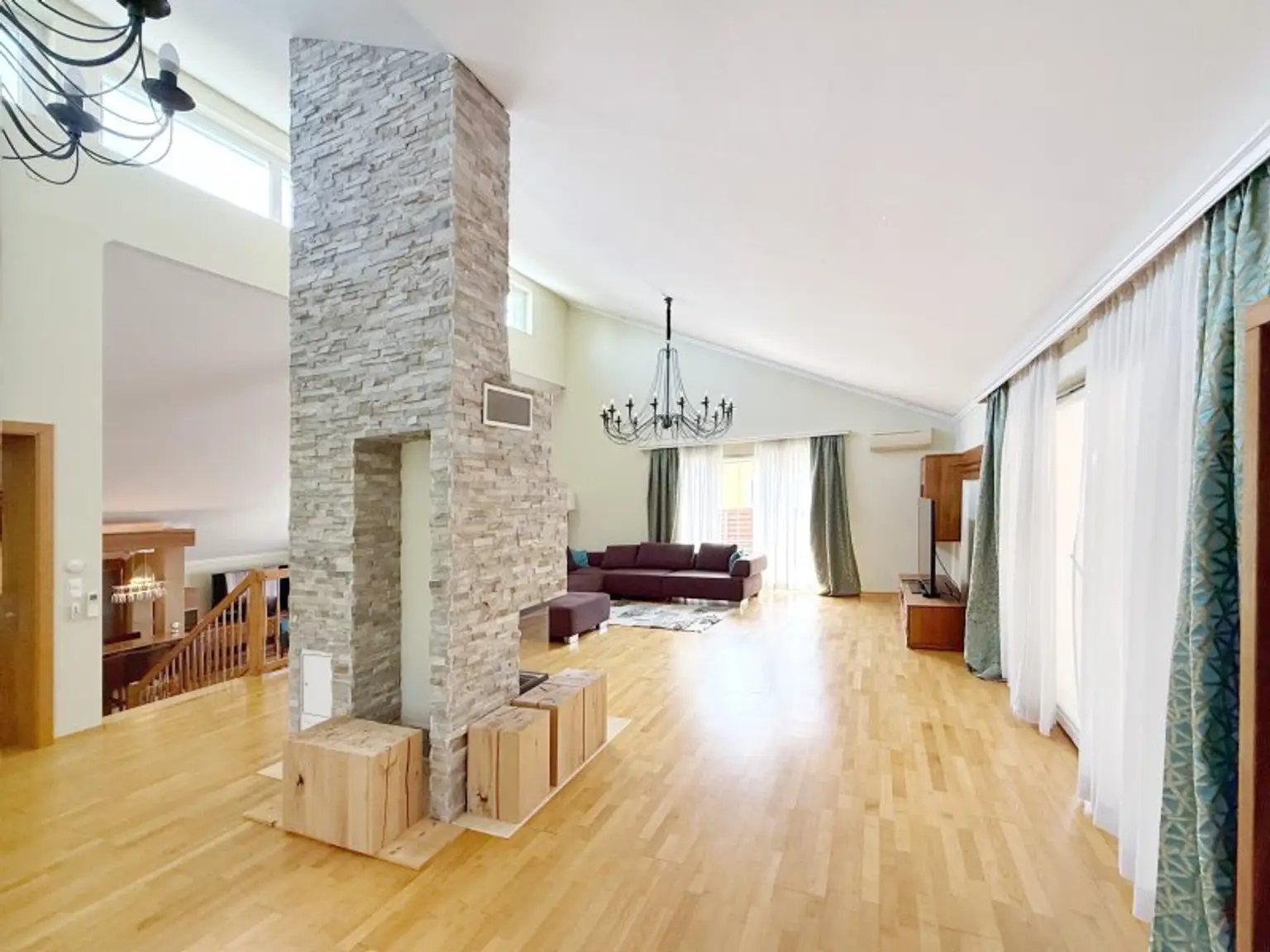 Move Right In: Fully Furnished Family Home in Weidling – 360 m²