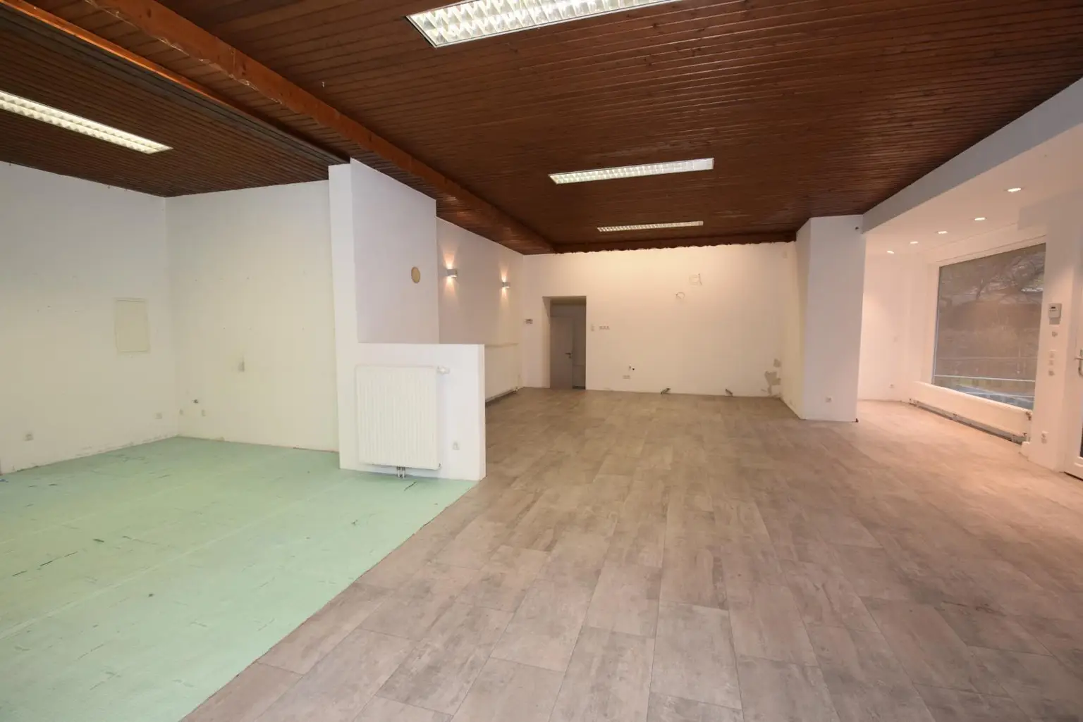 helle Geschäftsfläche