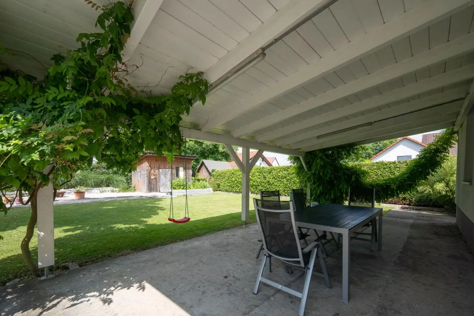 überdachte Terrasse