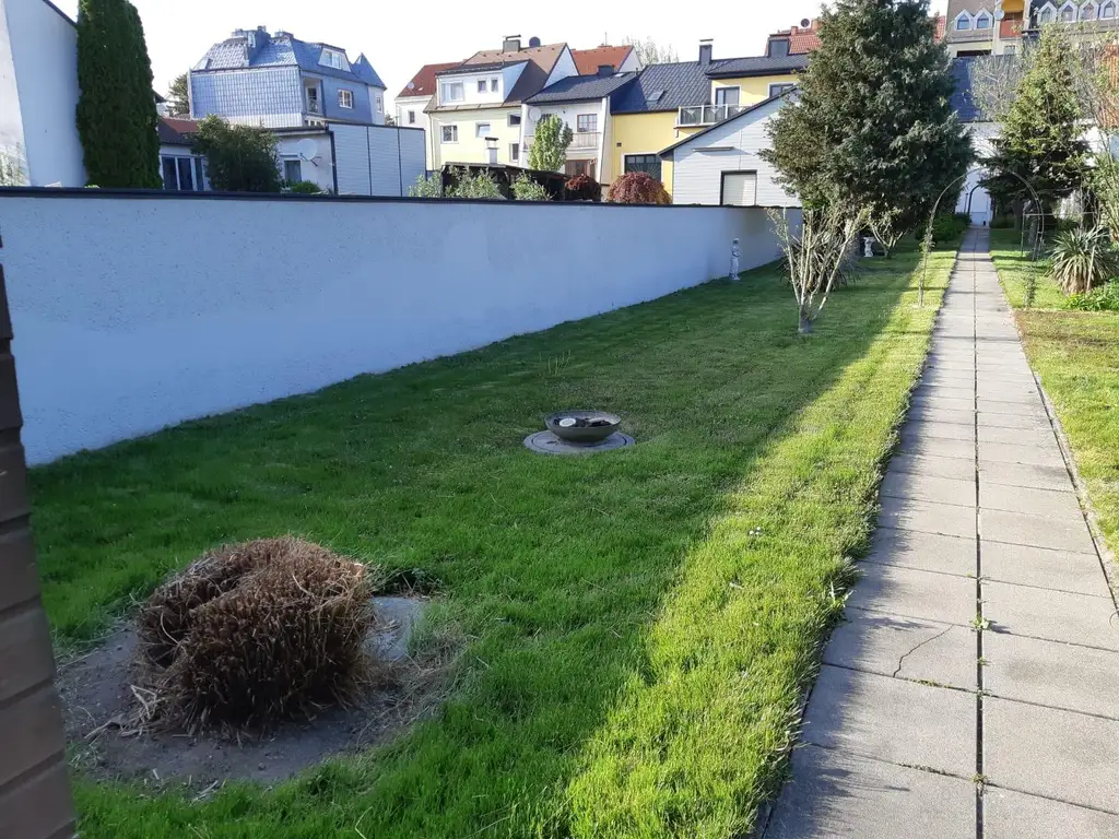 EIN ZUHAUSE MIT FREIRAUM - WOHNHAUS MIT GROSSEM GRUNDSTÜCK