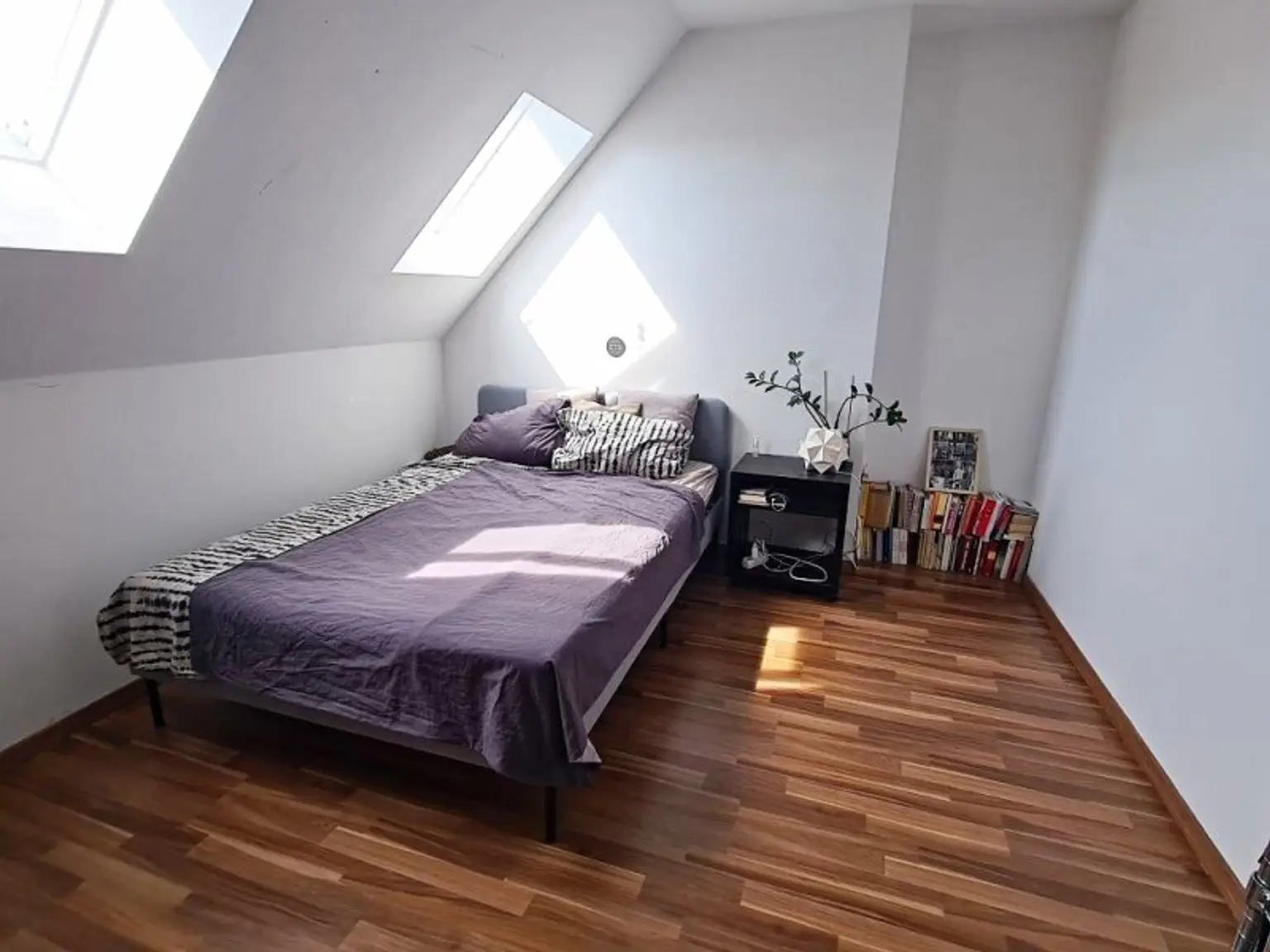 DACHGESCHOSS, U3-NÄHE, 55 m2 Maisonette, 2 Zimmer, Kochnische, Duschbad, Fernblick, Meiselstraße