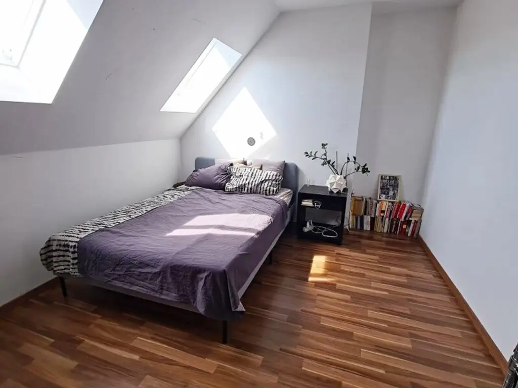 DACHGESCHOSS, U3-NÄHE, 55 m2 Maisonette, 2 Zimmer, Kochnische, Duschbad, Fernblick, Meiselstraße