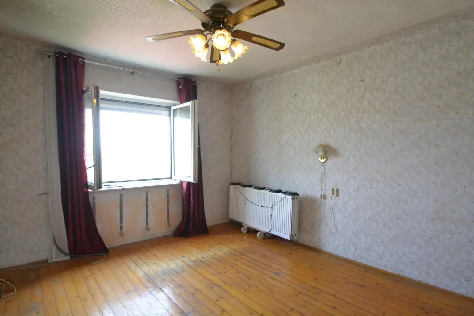 Zimmer im Obergeschoß