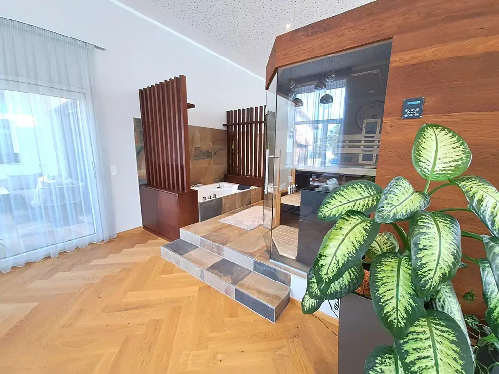 Verwirklichen Sie Ihren Traum! Exklusive Immobilie mit Terrasse, Sauna und Whirlpool