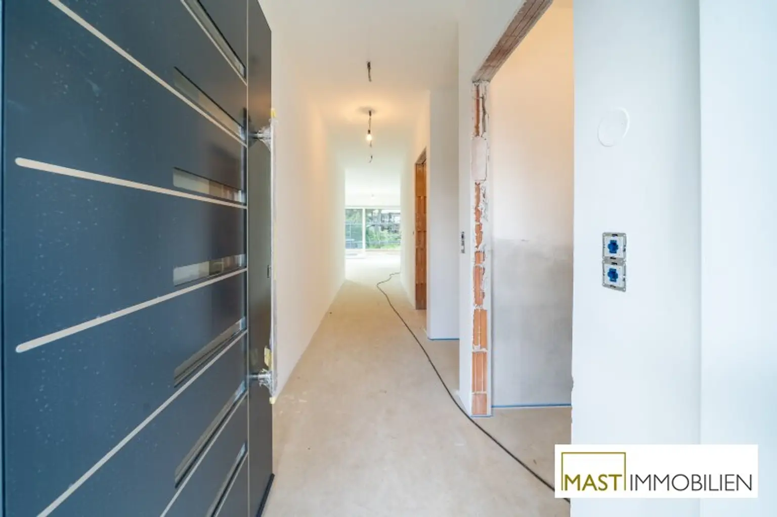 5-Zimmer Reihenhaus in Strasshof in Zentrumslage – Wohnen im Grünen bei Wien!