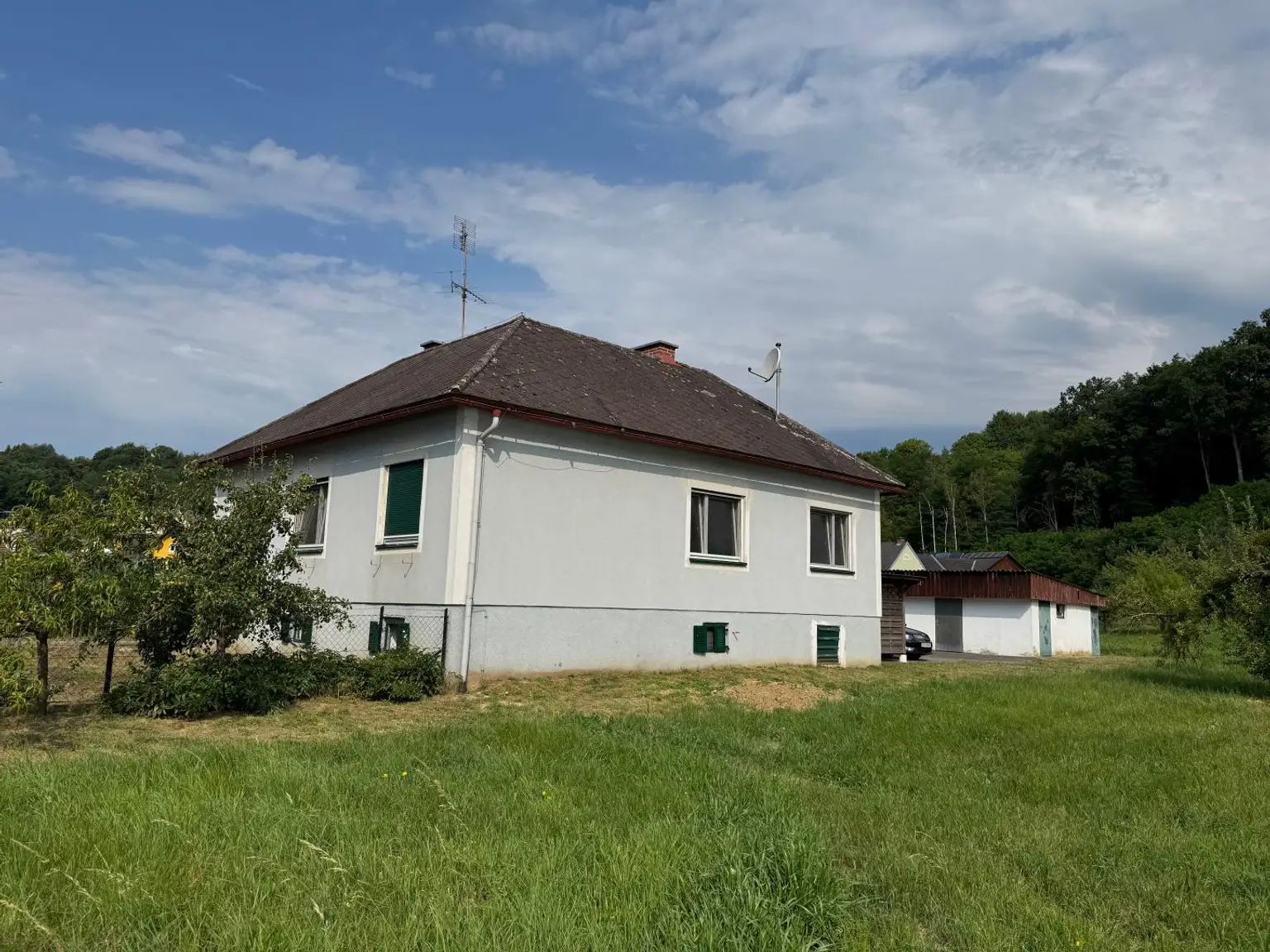Gepflegter Bungalow auf dem Land mit großzügigem Grundstück