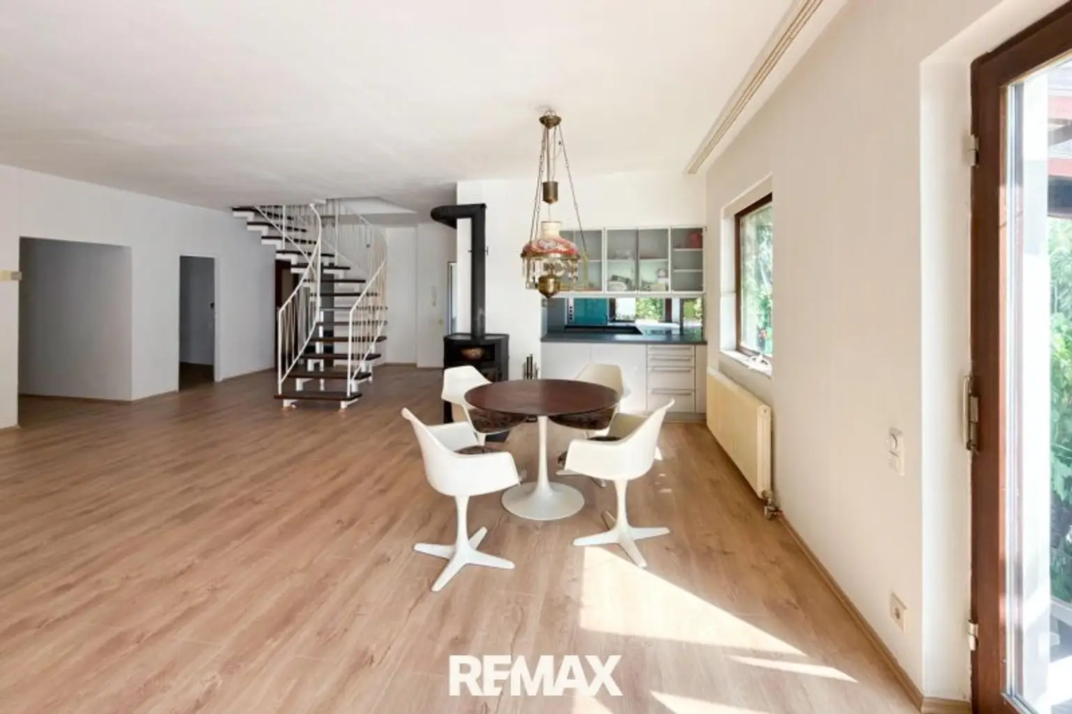 Wohnbereich, Küche, Wintergartenzugang