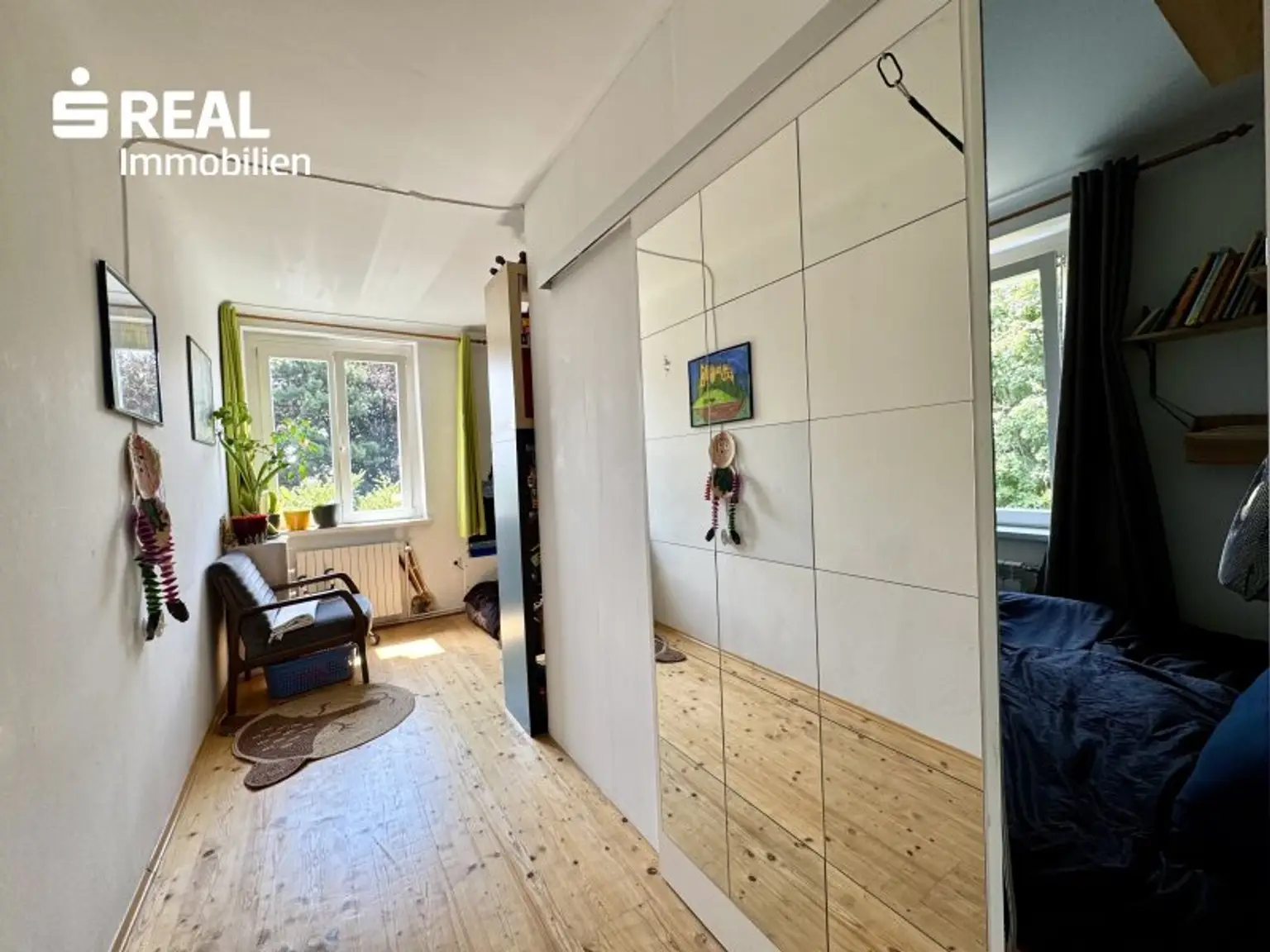 Schlafzimmer 1