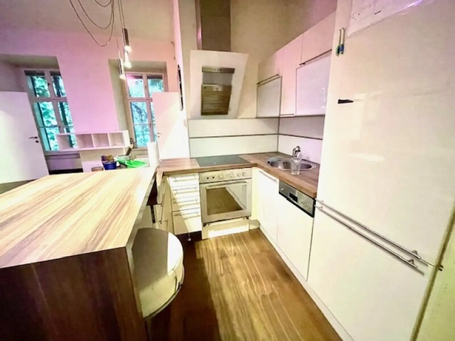 WOHNEN im 7-ten HIMMEL - INNENSTÄDTISCHE EigentumsWohnung - ELEGANTE Klassische Wiener-Altbau-Wohnung mit 2-Zimmern in Top Lage am SPITTELBERG - DURCHHAUS!