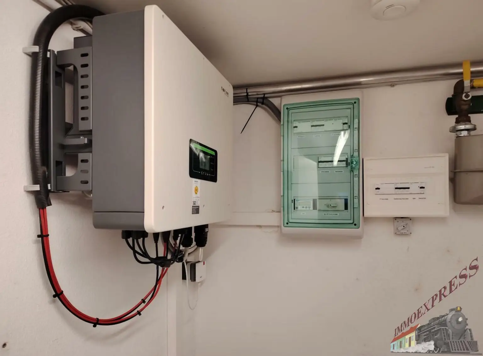 Tolle Villa mit neuer PV-Anlage bietet viel Platz und ruhige, grüne Umgebung – 38 min zur Stadtgrenze Wien!