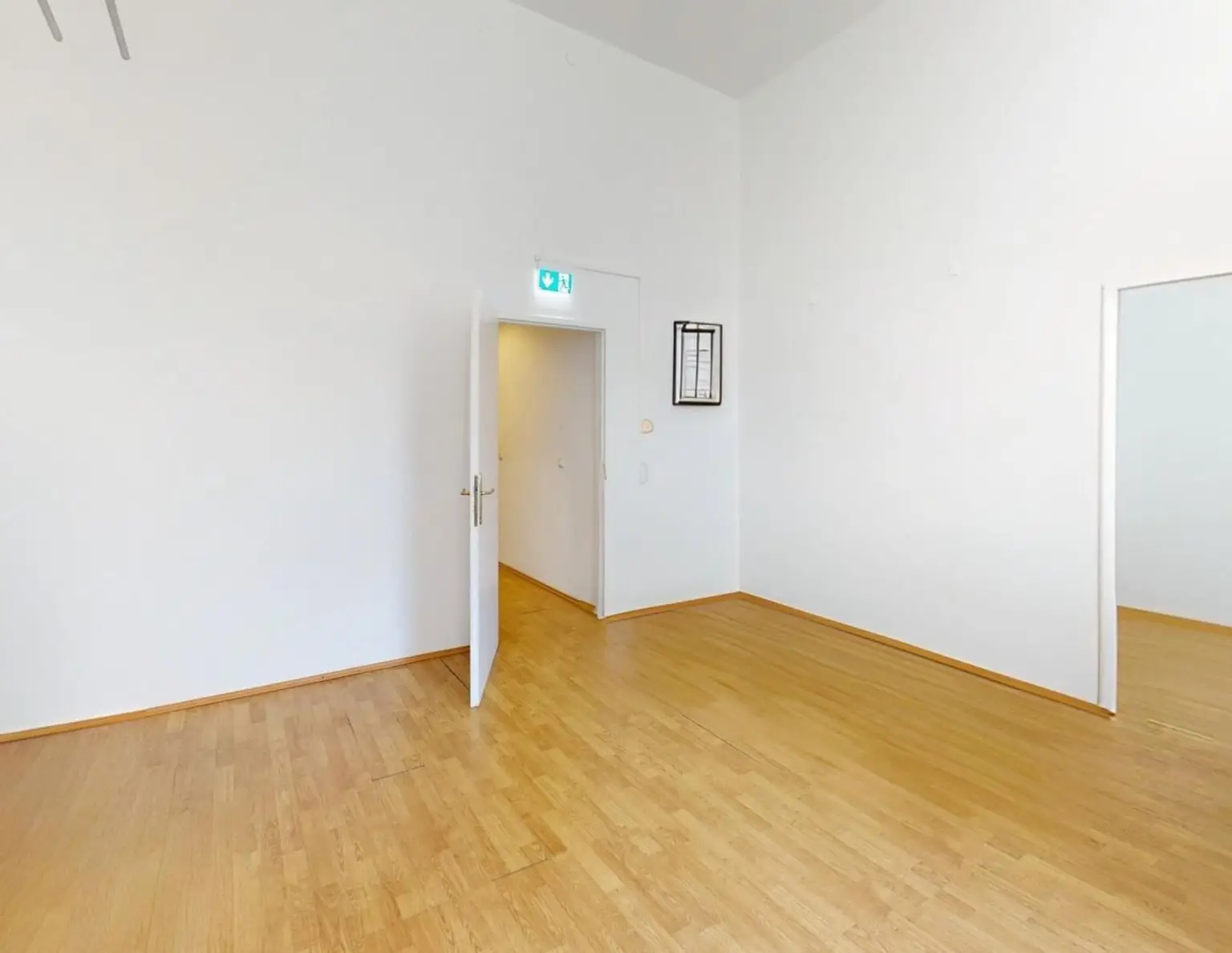 GROßZÜGIGES BÜRO | ORDINATION MIT BALKON | PROVISIONSFREI FÜR DEN MIETER