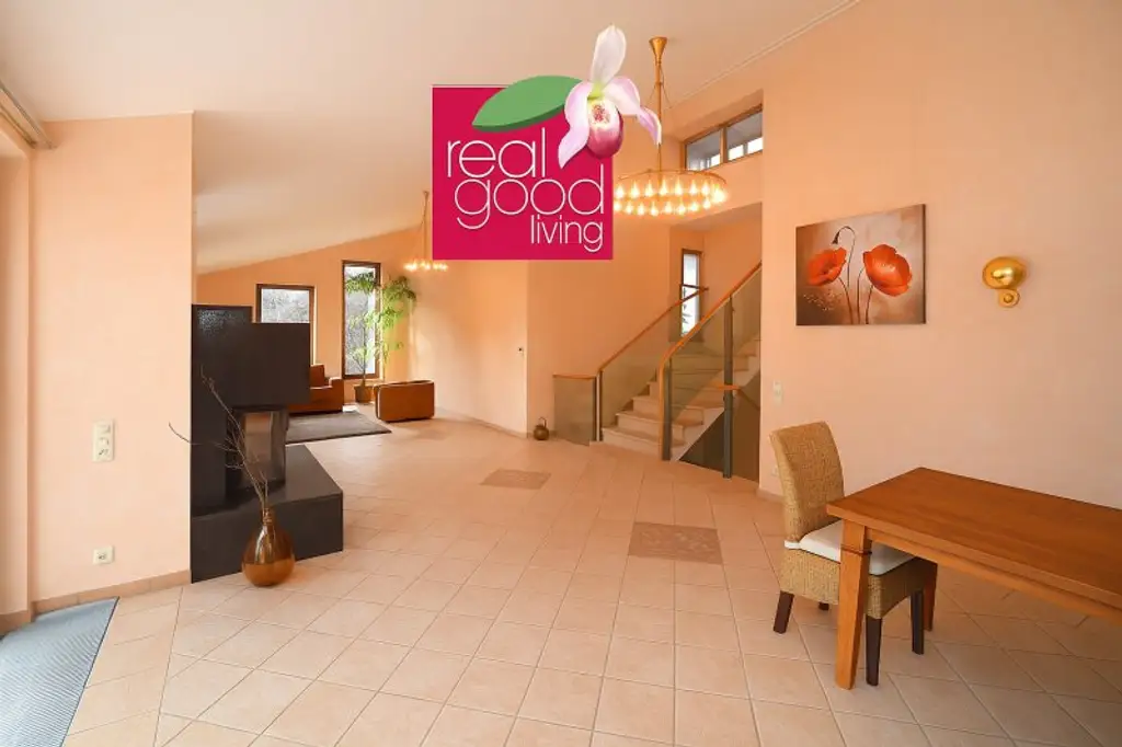 Exklusive Villa mit Pool, Terrassen, Wintergarten & Garage mit ca. 100 m² in Klosterneuburg-Weidling !!