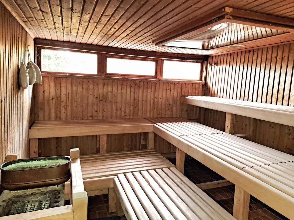 IMMOBILIE IM DORNRÖSCHENSCHLAF