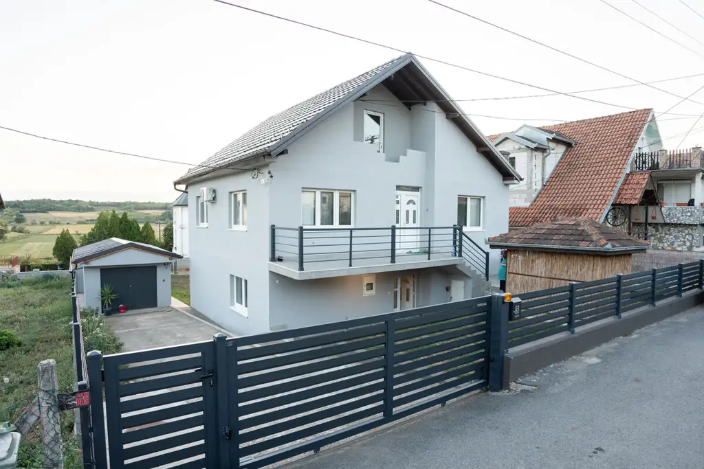Elegantes Familienhaus nahe Belgrad – Ruhe, Komfort & Investition