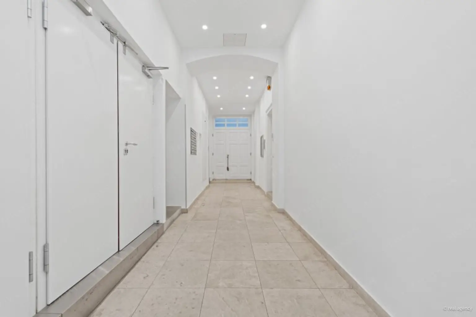 Luxuriöse, komplett möblierte Designerwohnung mit Balkon in Bestlage Döbling – barrierefrei & bezugsfertig