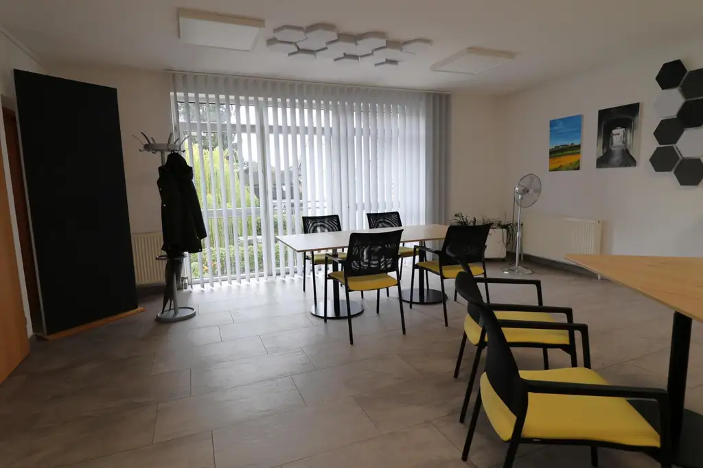 Sehr gepflegtes Büro (mit Option auf Erweiterung)
