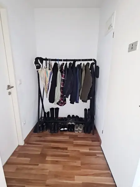 DACHGESCHOSS, U3-NÄHE, 55 m2 Maisonette, 2 Zimmer, Kochnische, Duschbad, Fernblick, Meiselstraße