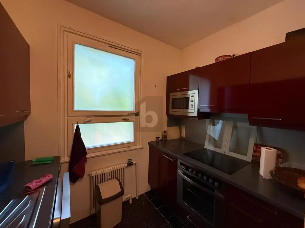 GROßZÜGIGE EINHEIT MIT BALKON IN TOP-LAGE