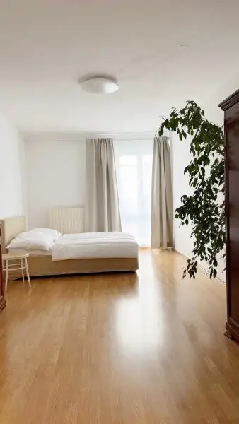 Zentral gelegene möblierte 3-Zimmer-Wohnung hinter dem Rathaus