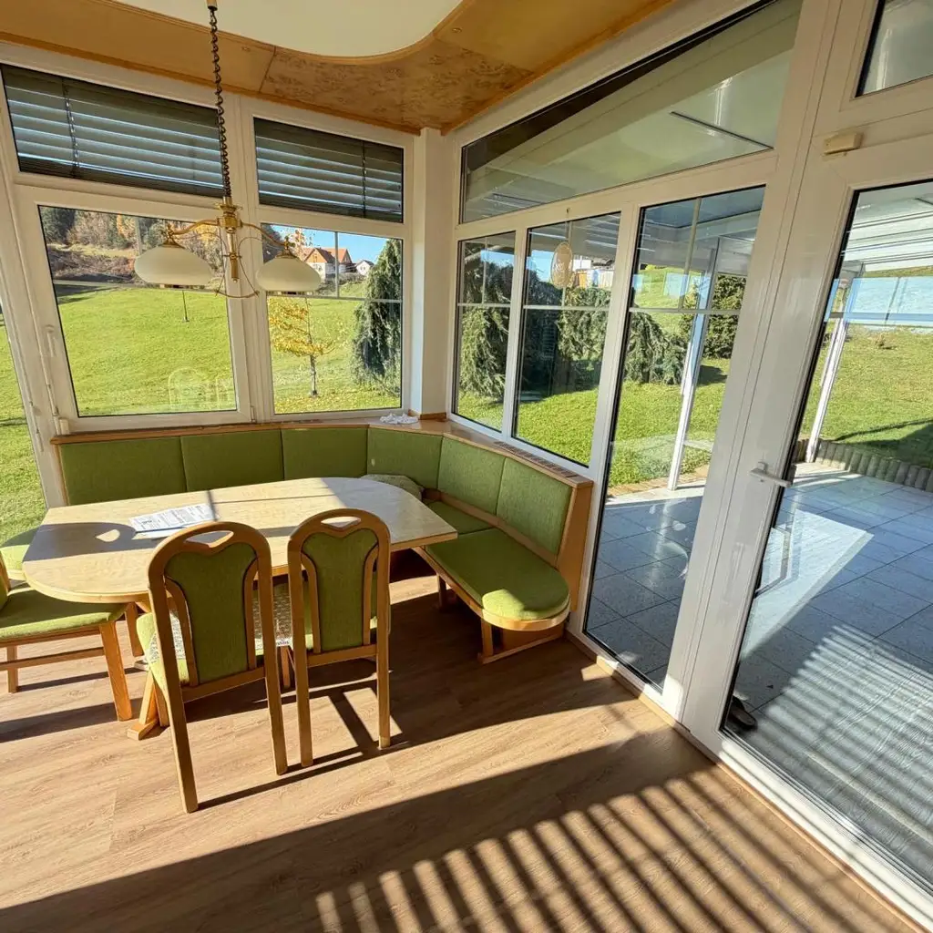 Wohnen in Aussichtslage mitten in der Natur auf  8 Ha. Grund, ehemalige Hofstelle!