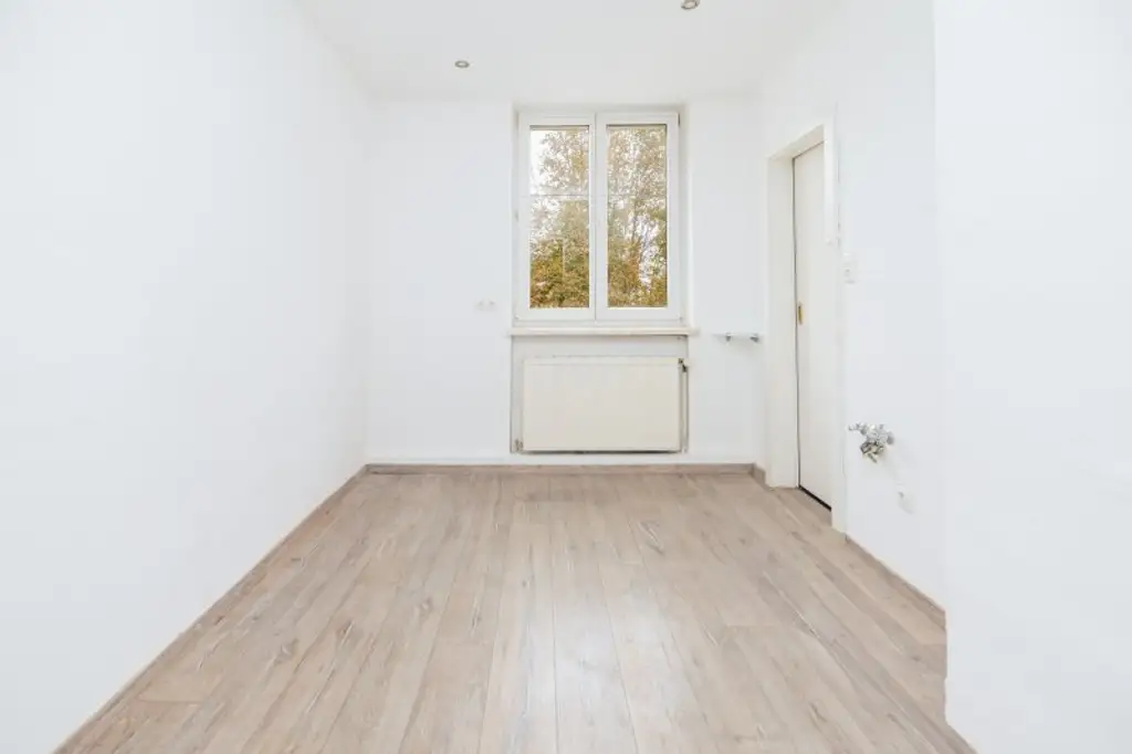 AB 01.01.2026 VERFÜGBAR I NEUE KÜCHE I BALKON  I RUHIG I BADEWANNE I LICHTDURCHFLUTET I SONNIG I ZENTRAL I HAUSTIERE WILLKOMMEN I PROJEKT WOHNEN I