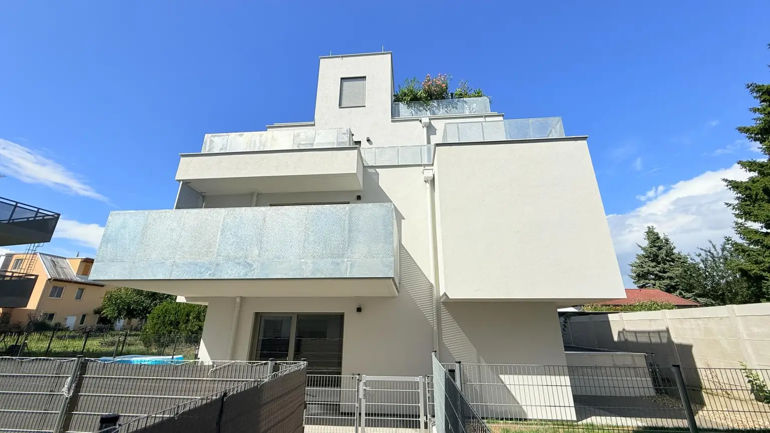 Terrassse und nachhaltiges Wohnen in Essling, in deckengekühlter Ruhelage mit 3 zentralen Schlafzimmern