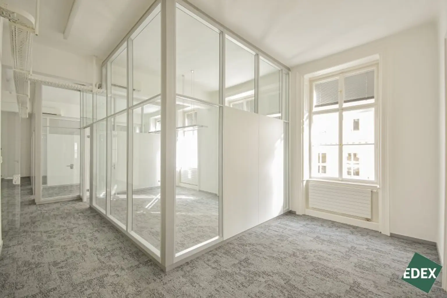 Schönes Büro im Gustav-Mahlerhof