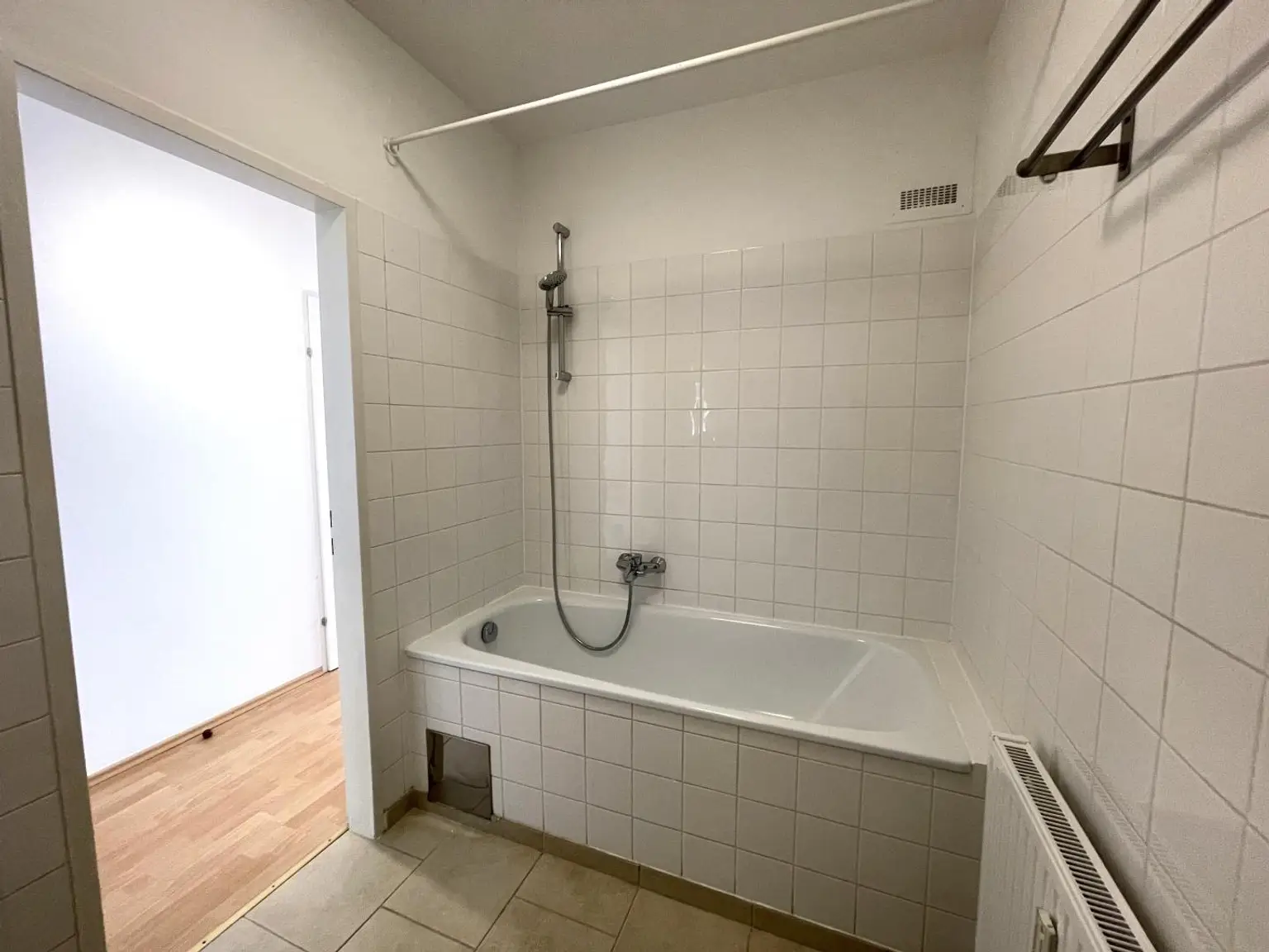 Lichtdurchflutete 3-Zimmer-Wohnung mit Balkon in zentraler Lage