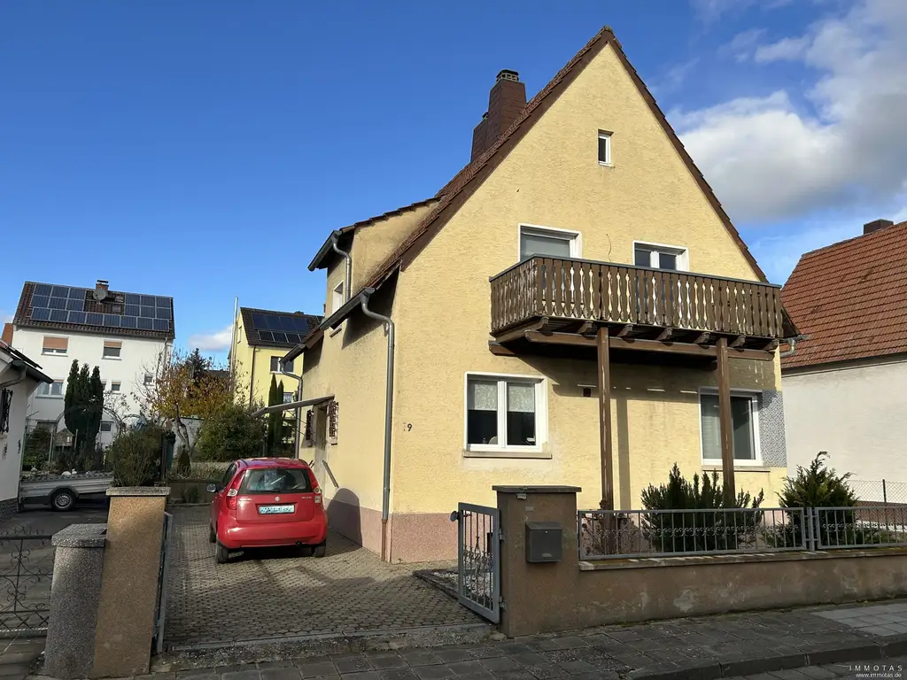 Renovierungsbedürftiges Einfamilienhaus mit Nebengebäude in Obrigheim (Pfalz)