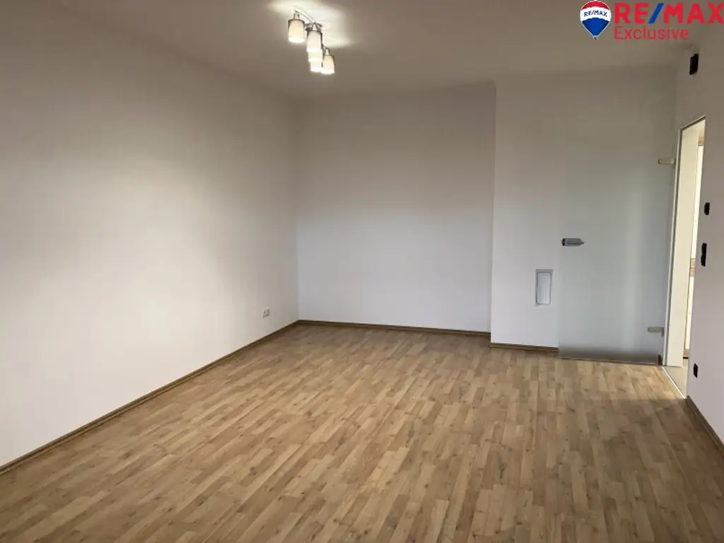 Wohlfühloase im Dachgeschoss: 3-Zimmer-Wohnung mit Balkon in Unterwaltersdorf!