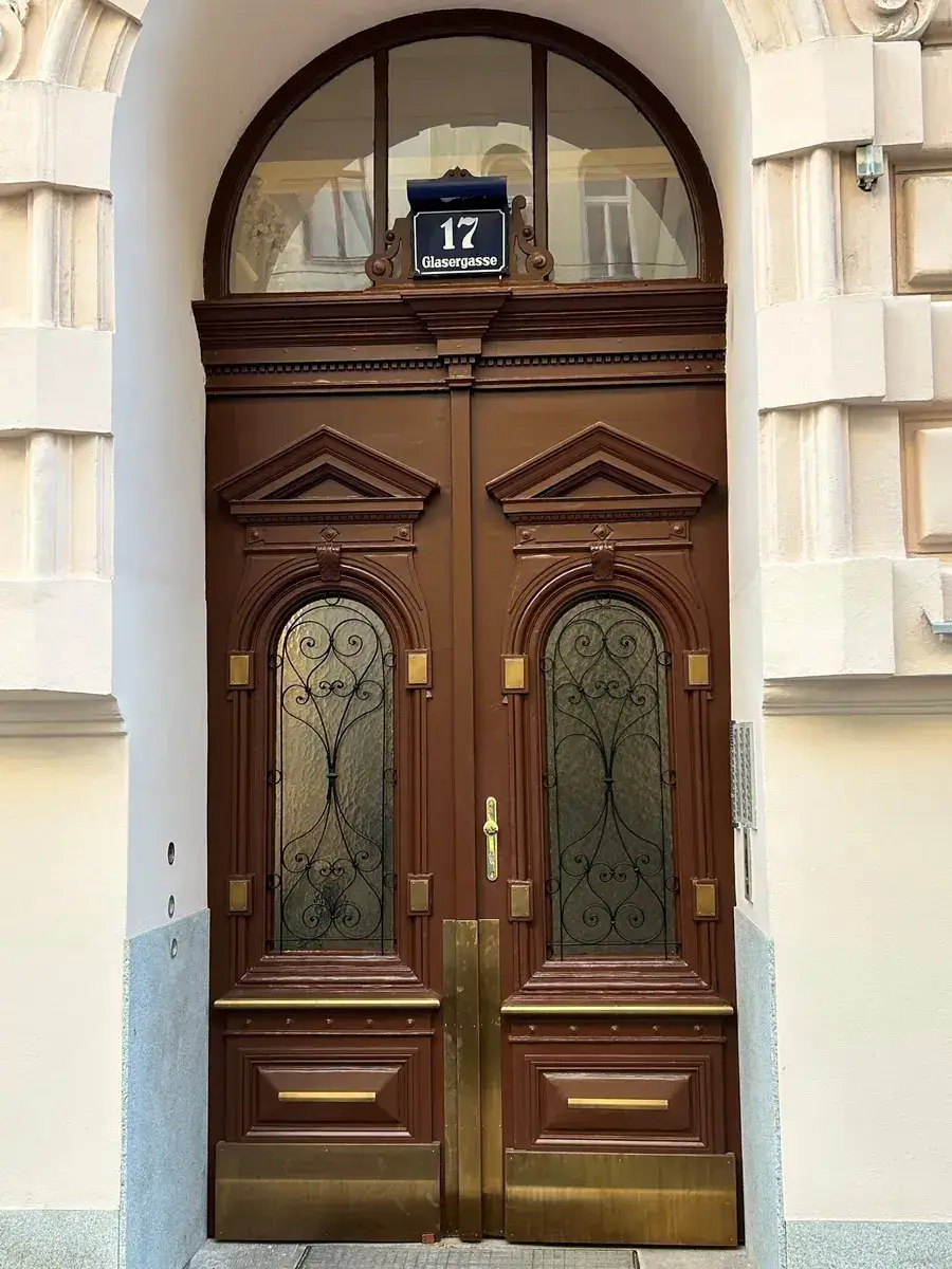 Sonniges Altbauarpartment ca.65m² in Toplage 1090 Wien !