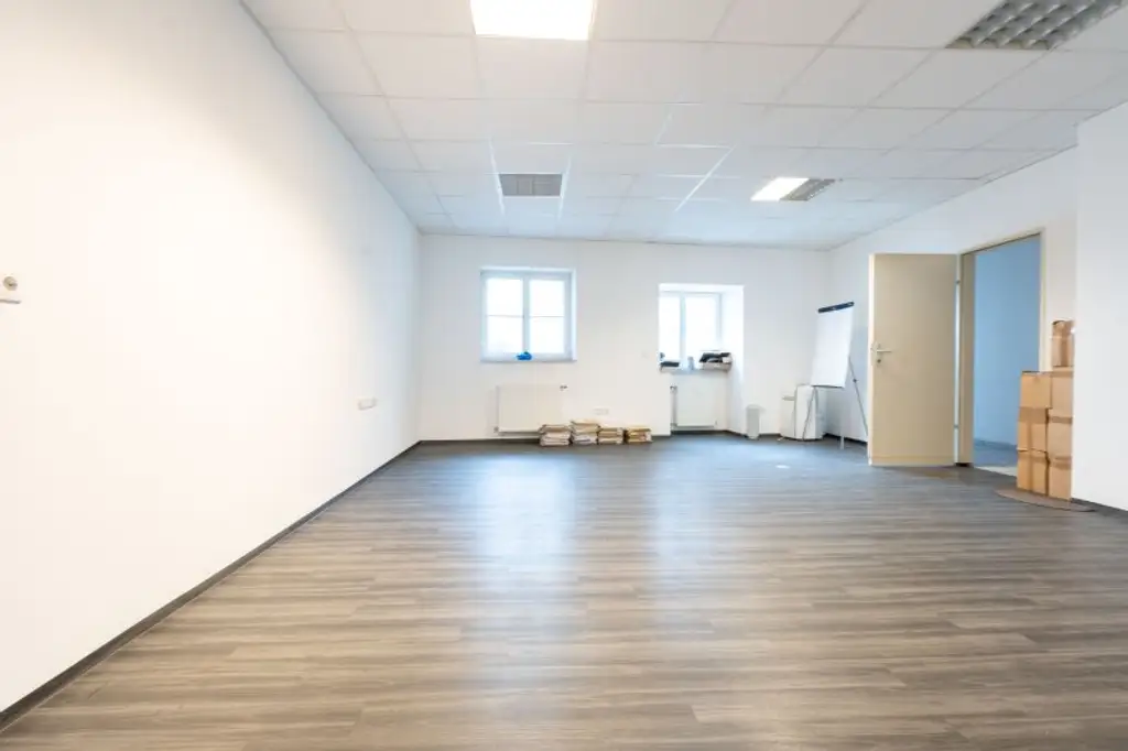 Büro- oder Geschäftslokal mit ca. 157 m² in Toplage von Ebelsberg – Nähe Schloss Ebelsberg