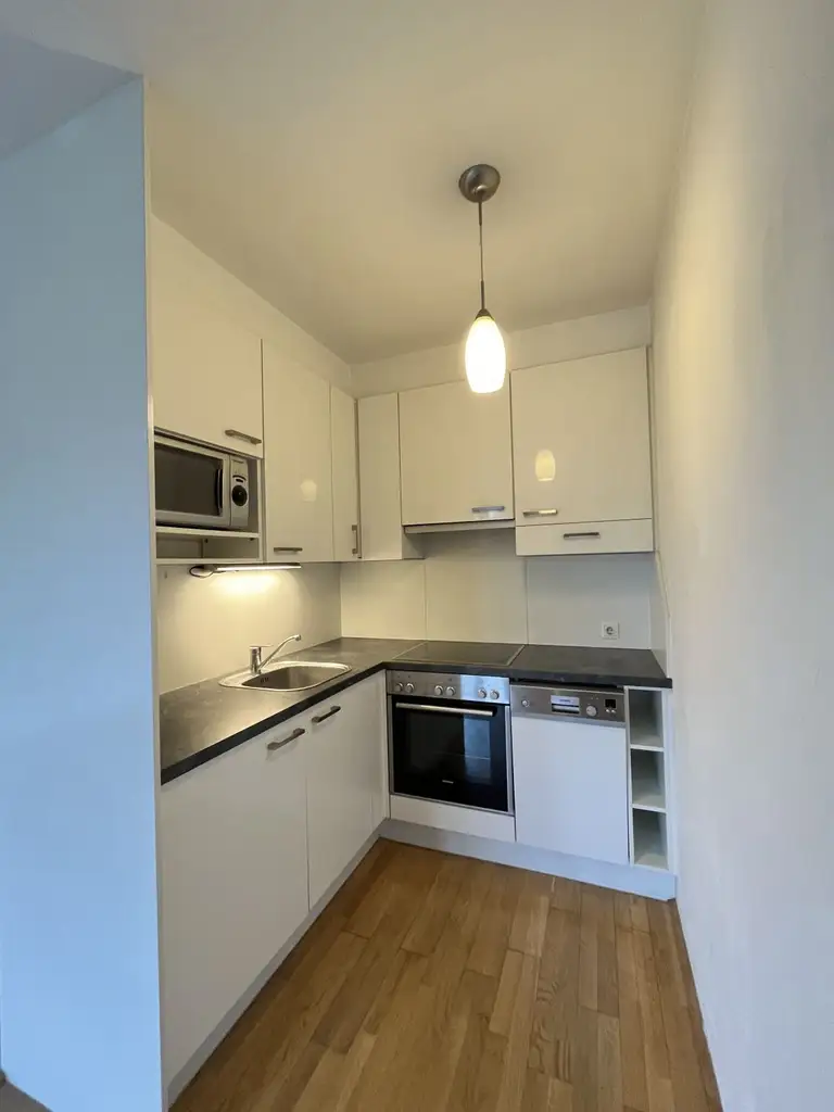 Hervorragend geschnittene 2-Zimmer-Wohnung mit Wintergarten!