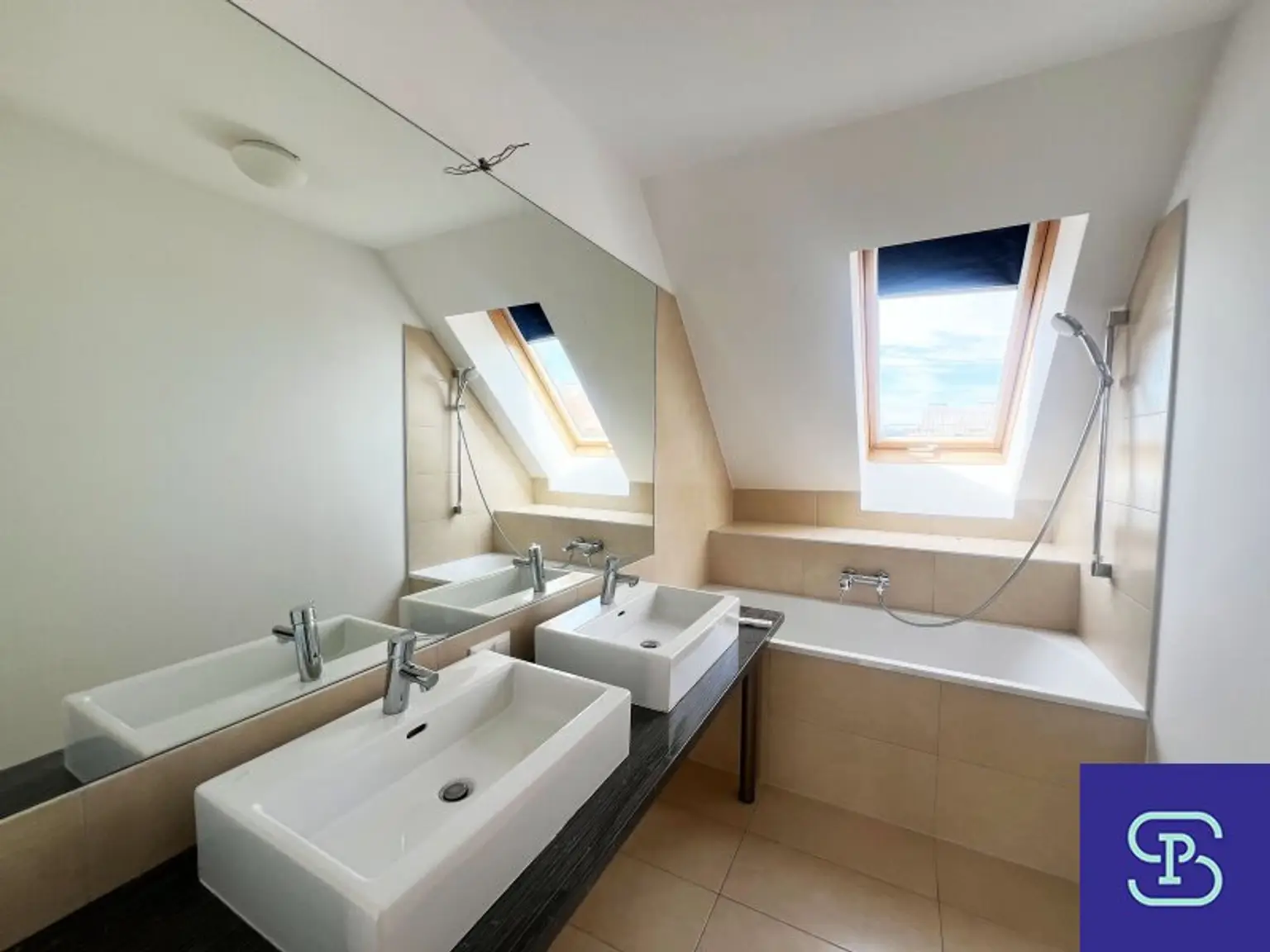Sanierte 104m² Maisonette-Dachwohnung mit Terrasse und Klima - 1150 Wien