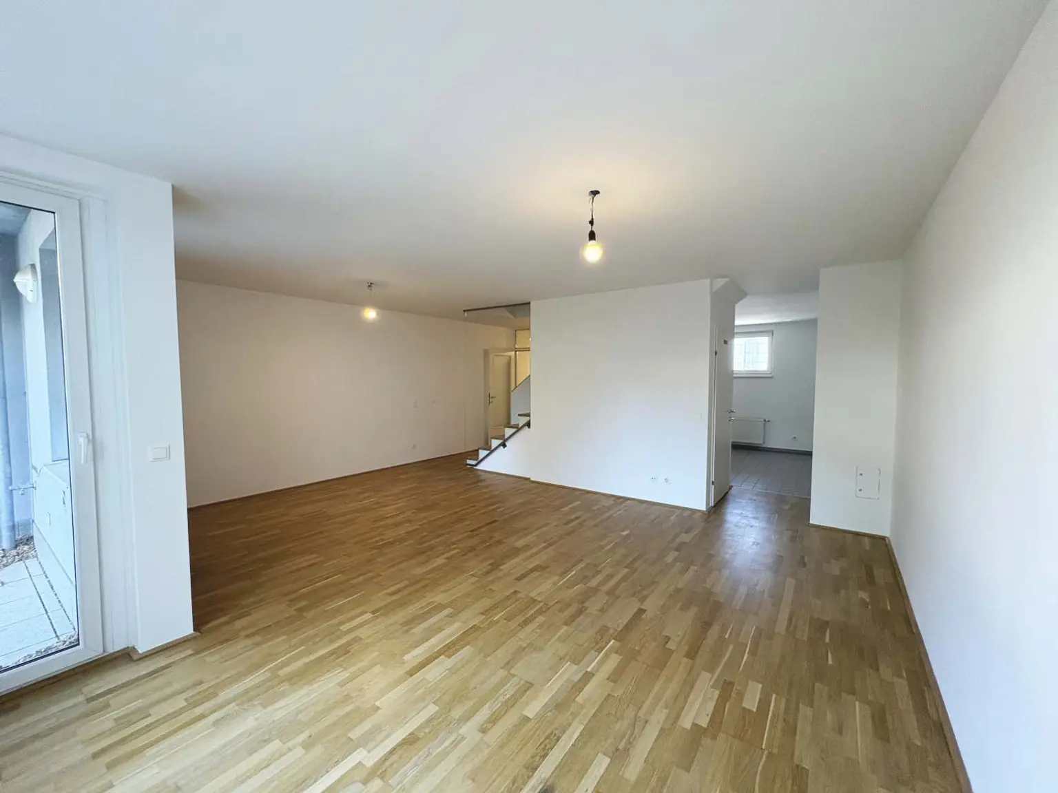 Geförderte Maisonettewohnung -
4 Zimmer mit Garten, Balkon und Loggia