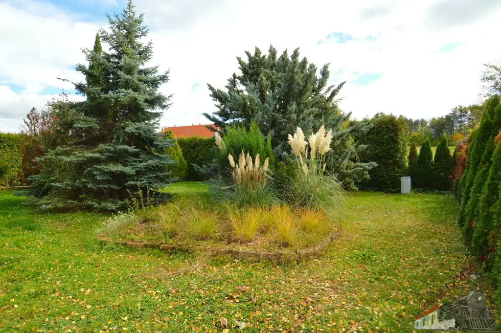 Repräsentatives Einfamilienhaus im italienischen Stil auf ca. 2.711 m²