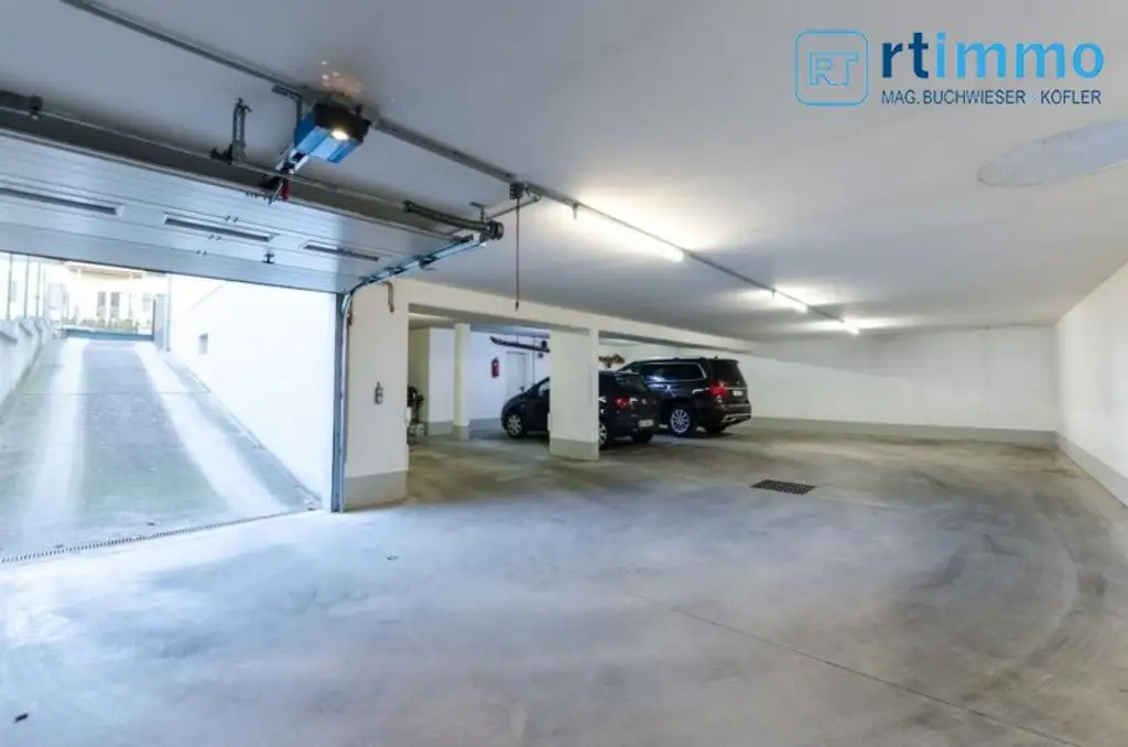 VIER ZIMMER | SCHÖNE UND HELLE TERRASSENWOHNUNG + 70 m2 DACHTERRASSE + GARAGE