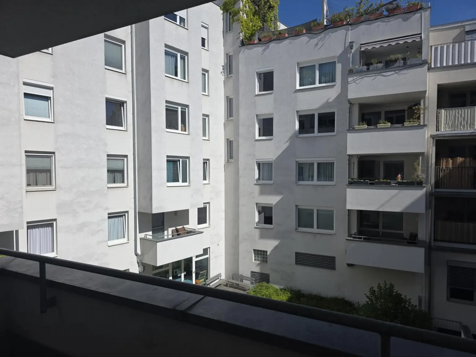 09 MTW 1090 Balkonblick