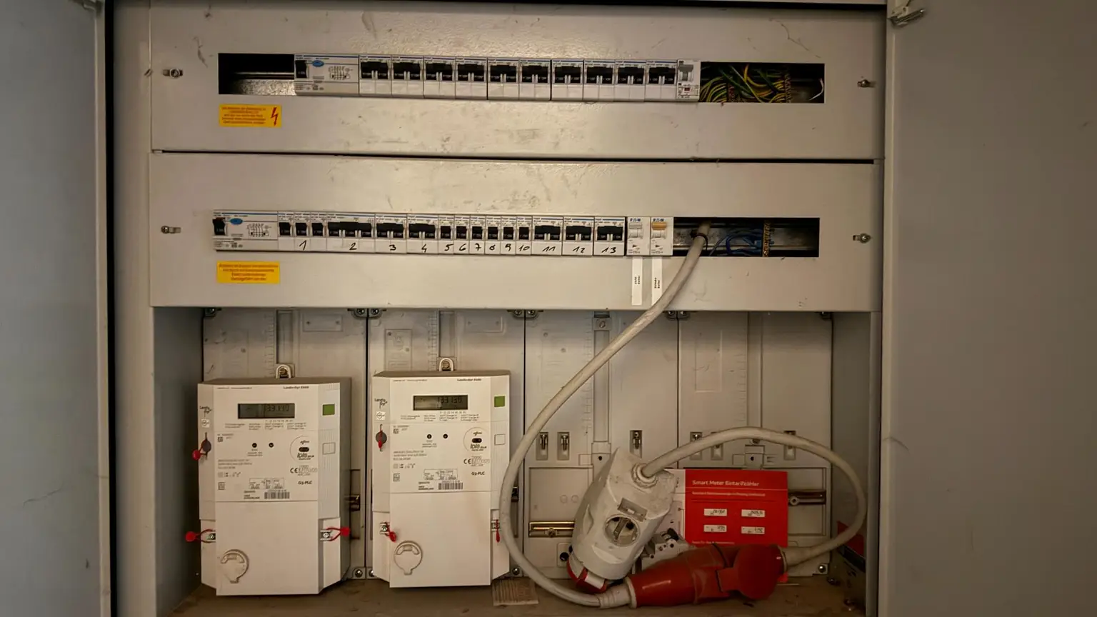 Bezugsfertiges Fertigteilhaus auf einem sonnigen Grundstück