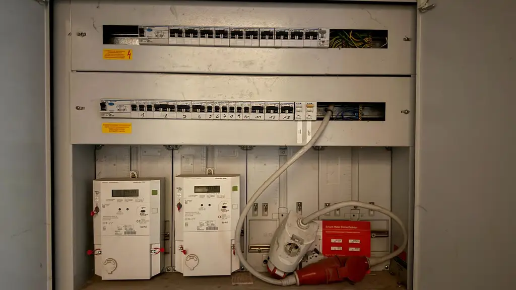 Bezugsfertiges Fertigteilhaus auf einem sonnigen Grundstück