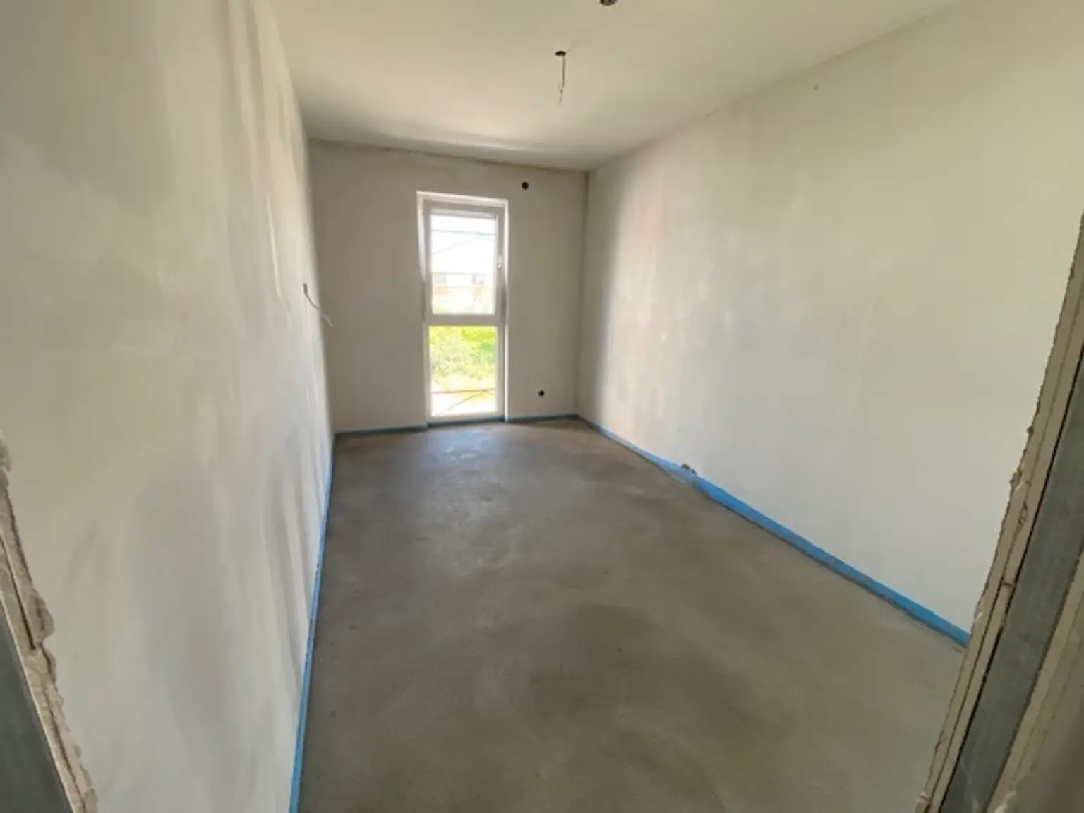 Moderne Doppelhaushälfte in Parndorf: Erstbezug mit Garten und Terrasse!