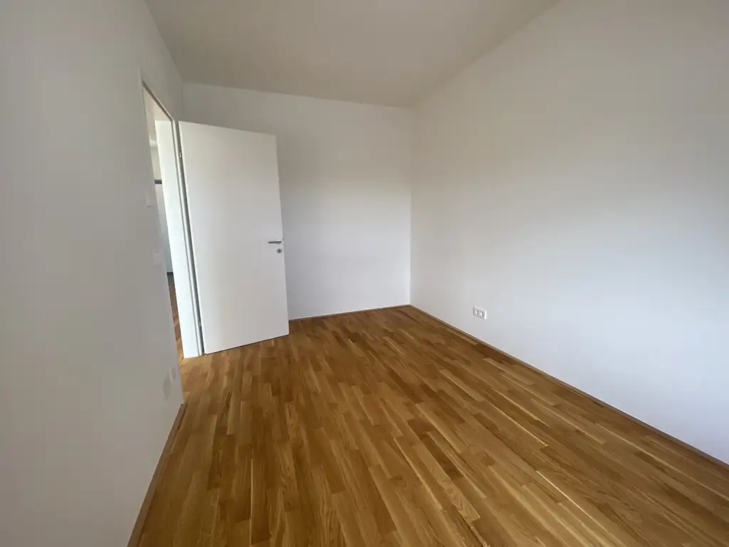 Top Weitblick Wohnung U3 2 Zimmer + Balkon - 1 bedroom apartment + balcony  ERSTBEZUG =Das Laurenz=