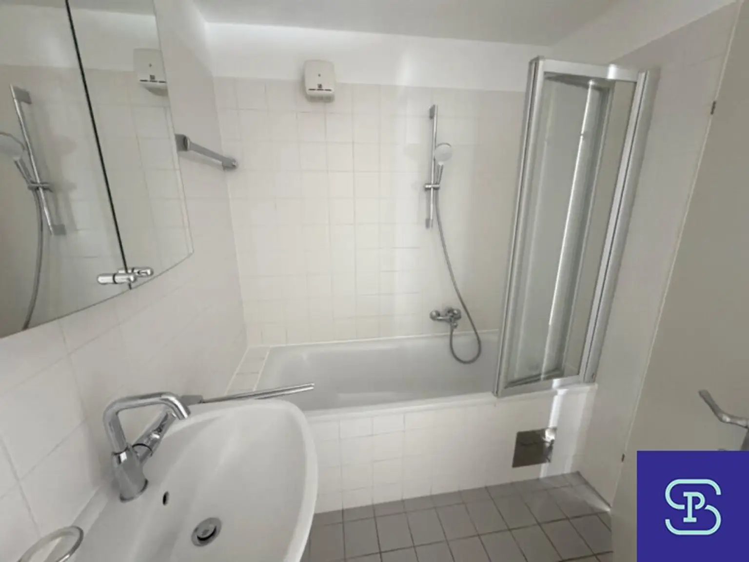 Bad mit Wanne