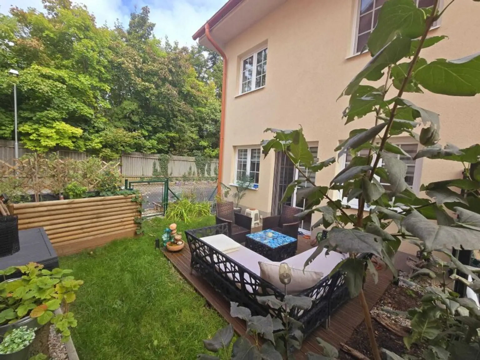+ Ideal für Jung und Alt + leicht leistbares, Neuwertiges und lichtudruchflutetes Reiheneckhaus in Guntersdorf: 3 Zimmer, Garten & Terrasse, Küche, 2 Bäder und 2 Abstellräume für 199.000 €! +