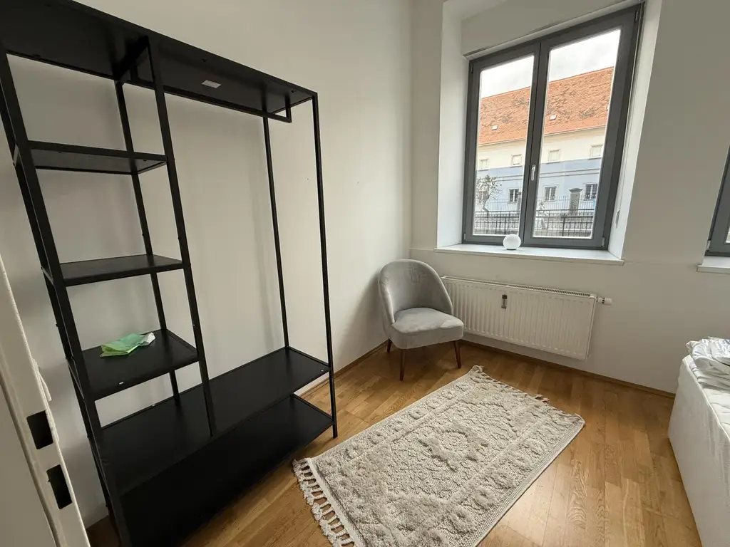 + Grazer Juwel + Helle möblierte 2-Zimmer Wohnung mit Altbau-Charme und durchdachter Raumaufteilung!