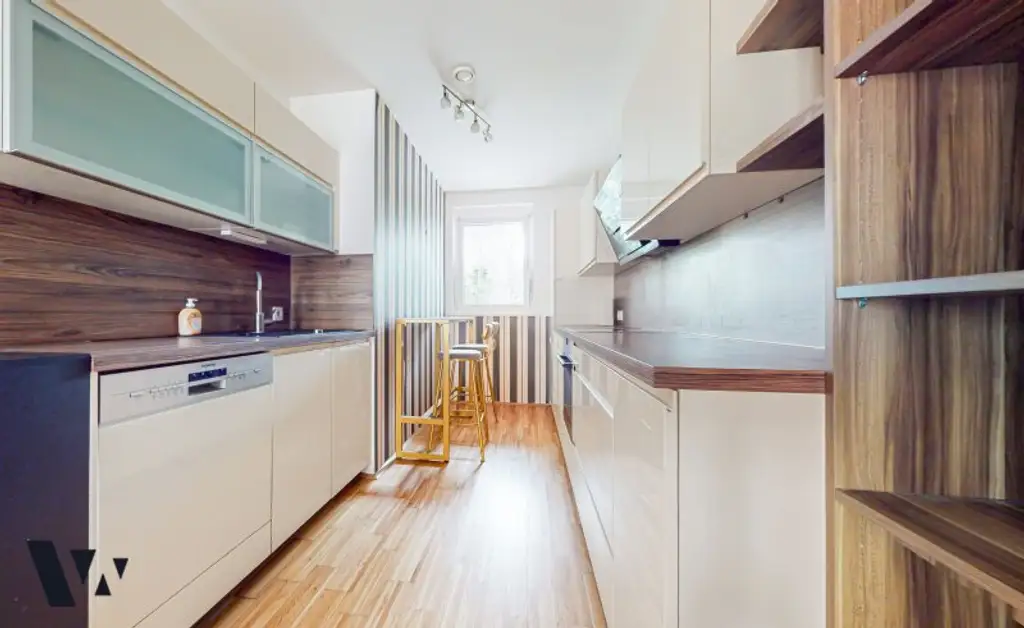 VOLLMÖBLIERTE MAISONETTE MIT LOGGIA IN DONAUSPITAL NÄHE