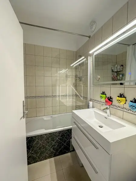 1230 Wien-Mauer: Gartenwohnung mit Pool & 3 Zimmern - sofort bezugsbereit