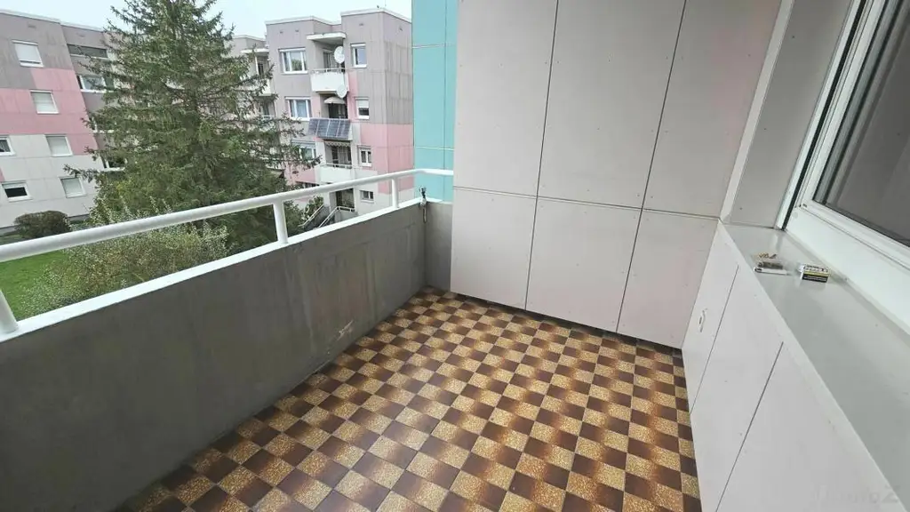 **Sonniges Raumwunder mit Loggia und Parkplatz**